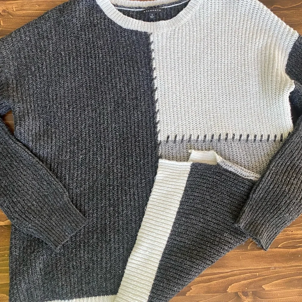 Colorblock Sweater - Picture 1 of 8